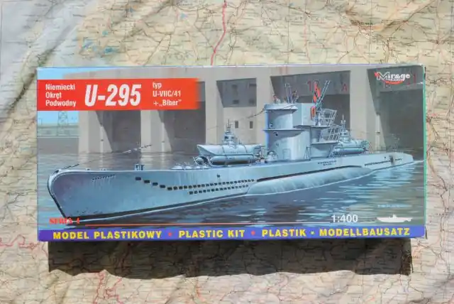 Mirage 40414 U-295 Type U-VIIC/41 + "Biber" Direct Verzonden